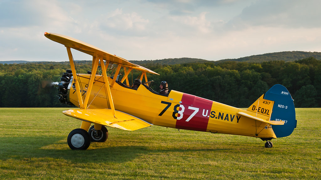 Boeing PT-17 Stearman (Kaydet) A75N1 (reg. D-EQXL (787), cn 75-658, built in 1941). Engine: Continental W670-6N.